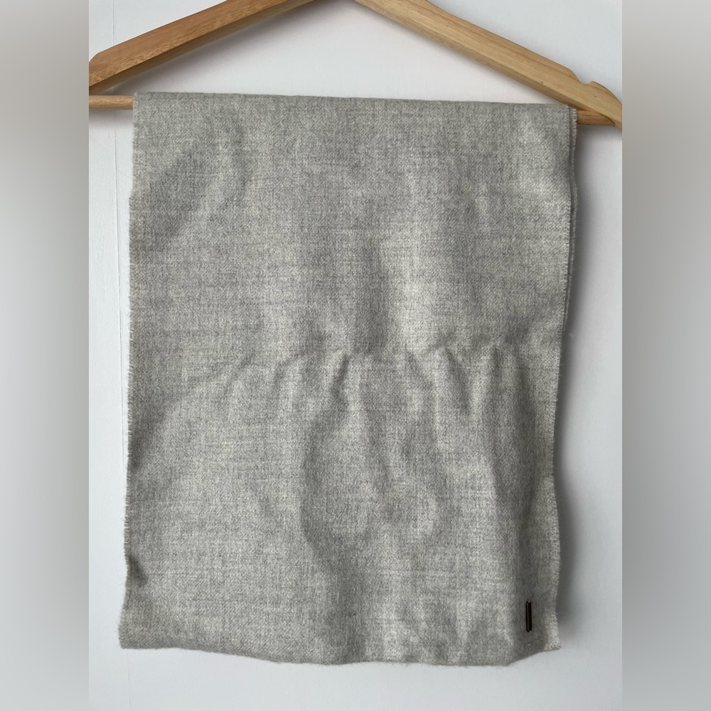 Cuyana alpaca infinity scarf in light gray - LIKE NEW!!